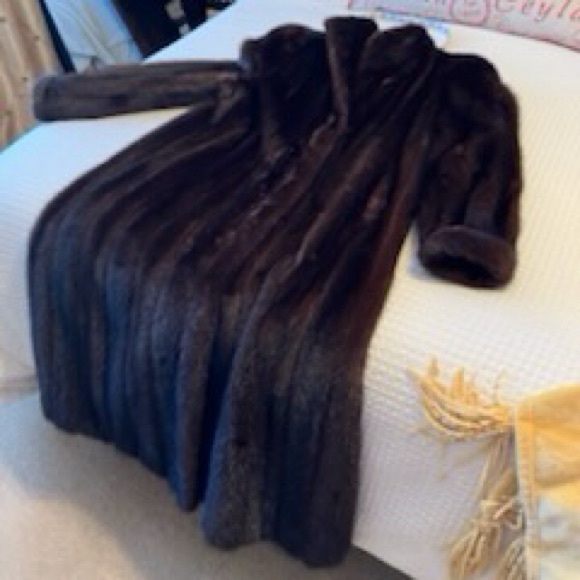 Beautiful fur coat - Picture 9 of 14